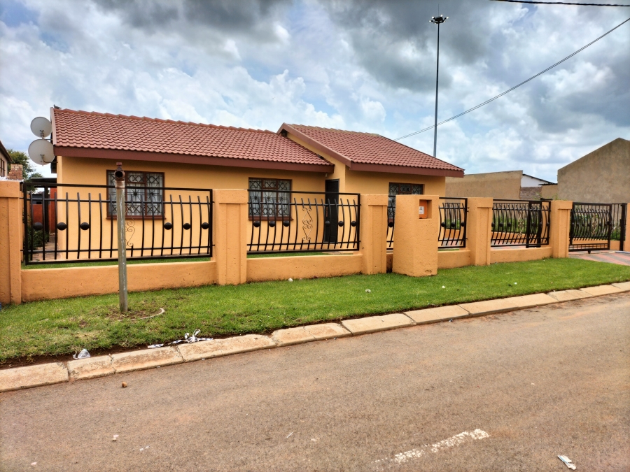 3 Bedroom Property for Sale in Ikageng North West